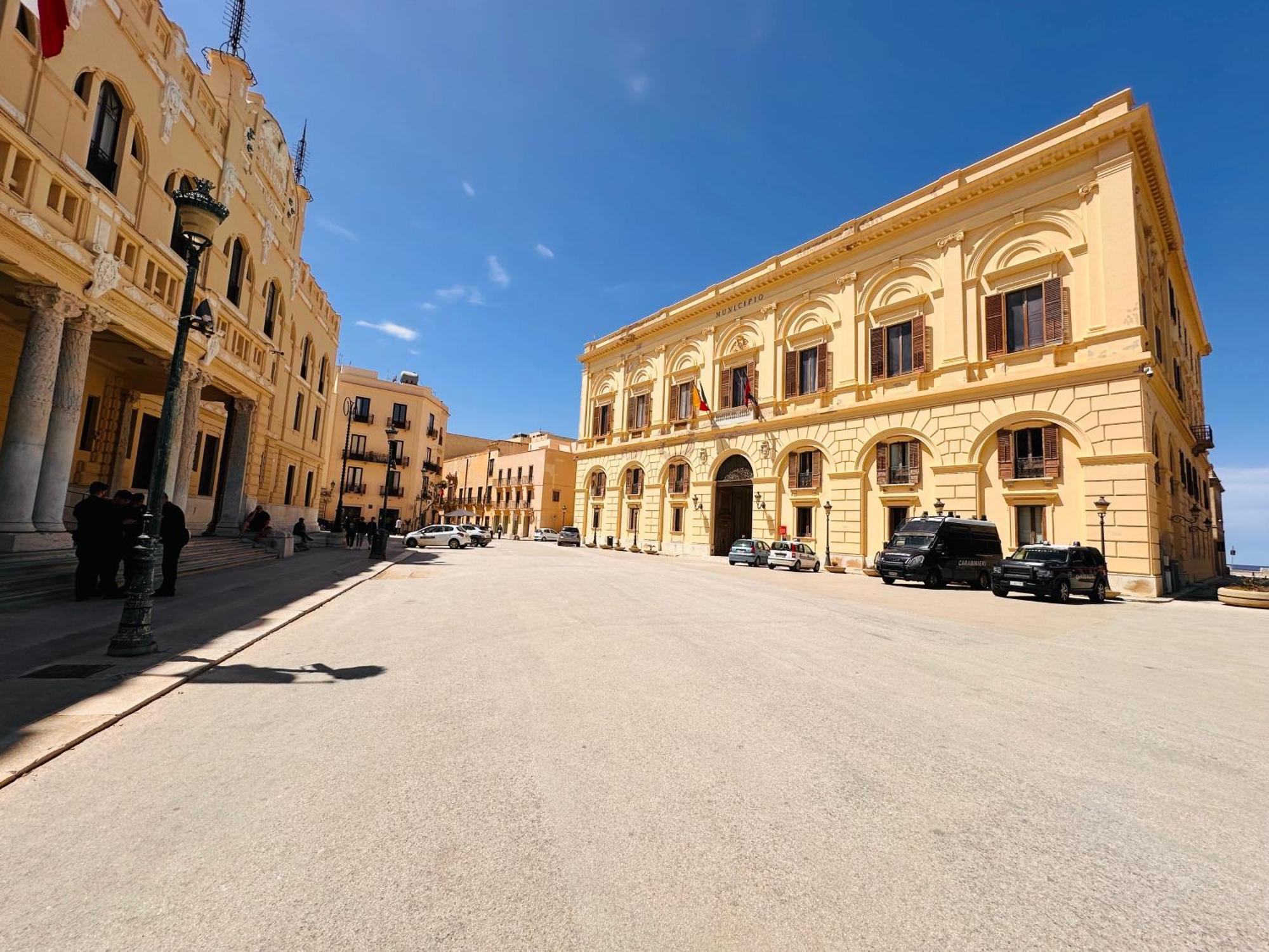 Calvino Rooms&Apartments Trapani Esterno foto