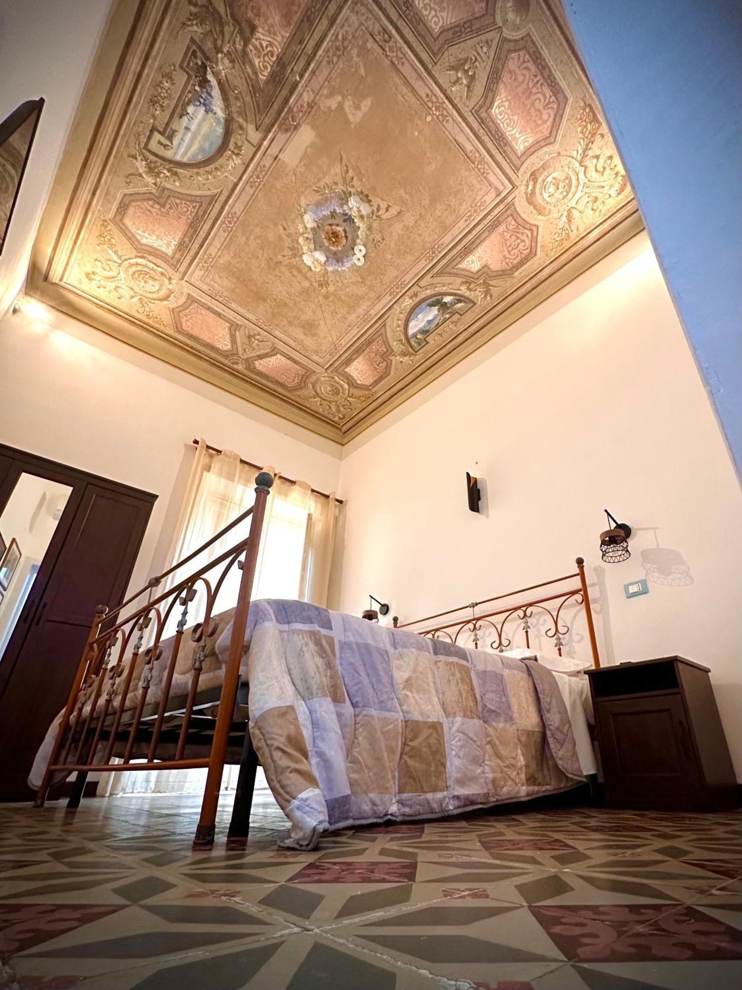 Calvino Rooms&Apartments Trapani Esterno foto