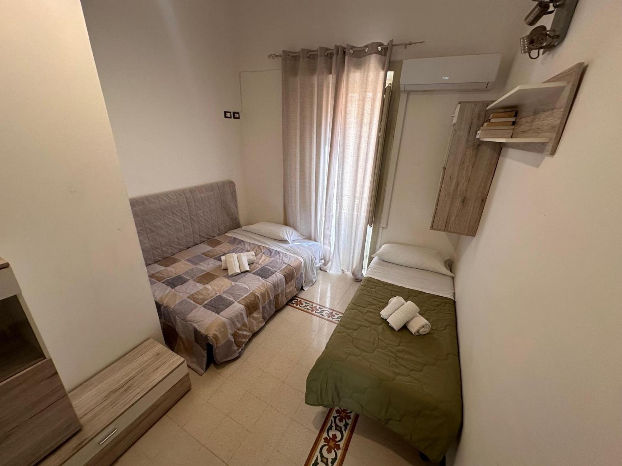 Calvino Rooms&Apartments Trapani Esterno foto
