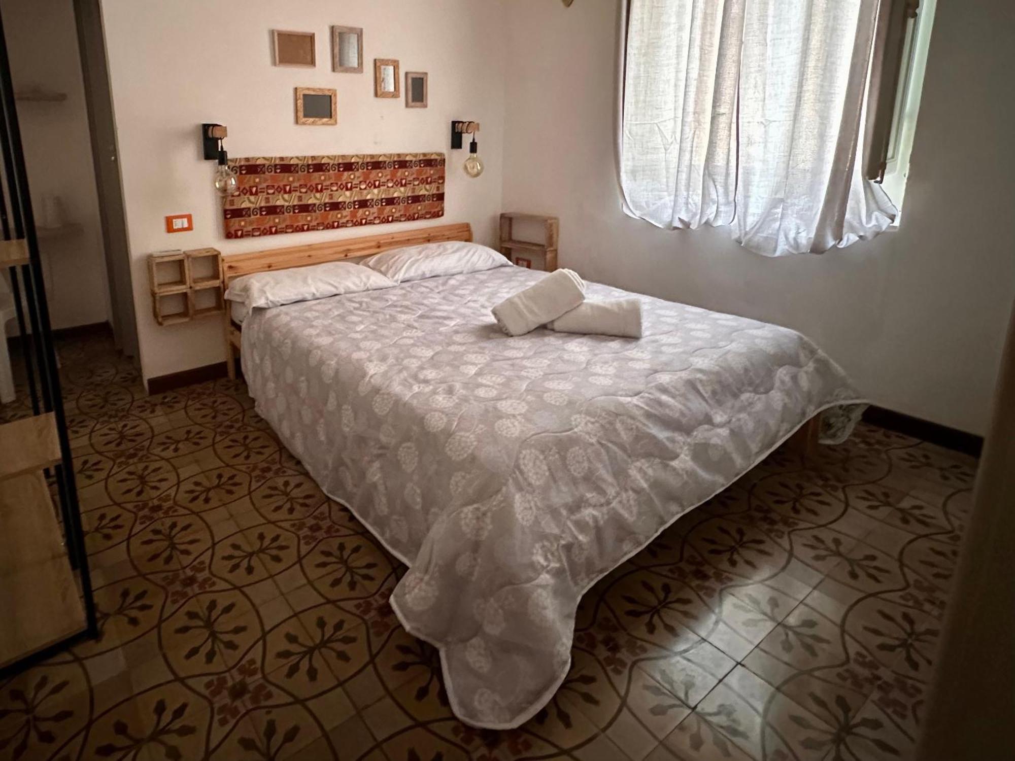 Calvino Rooms&Apartments Trapani Esterno foto
