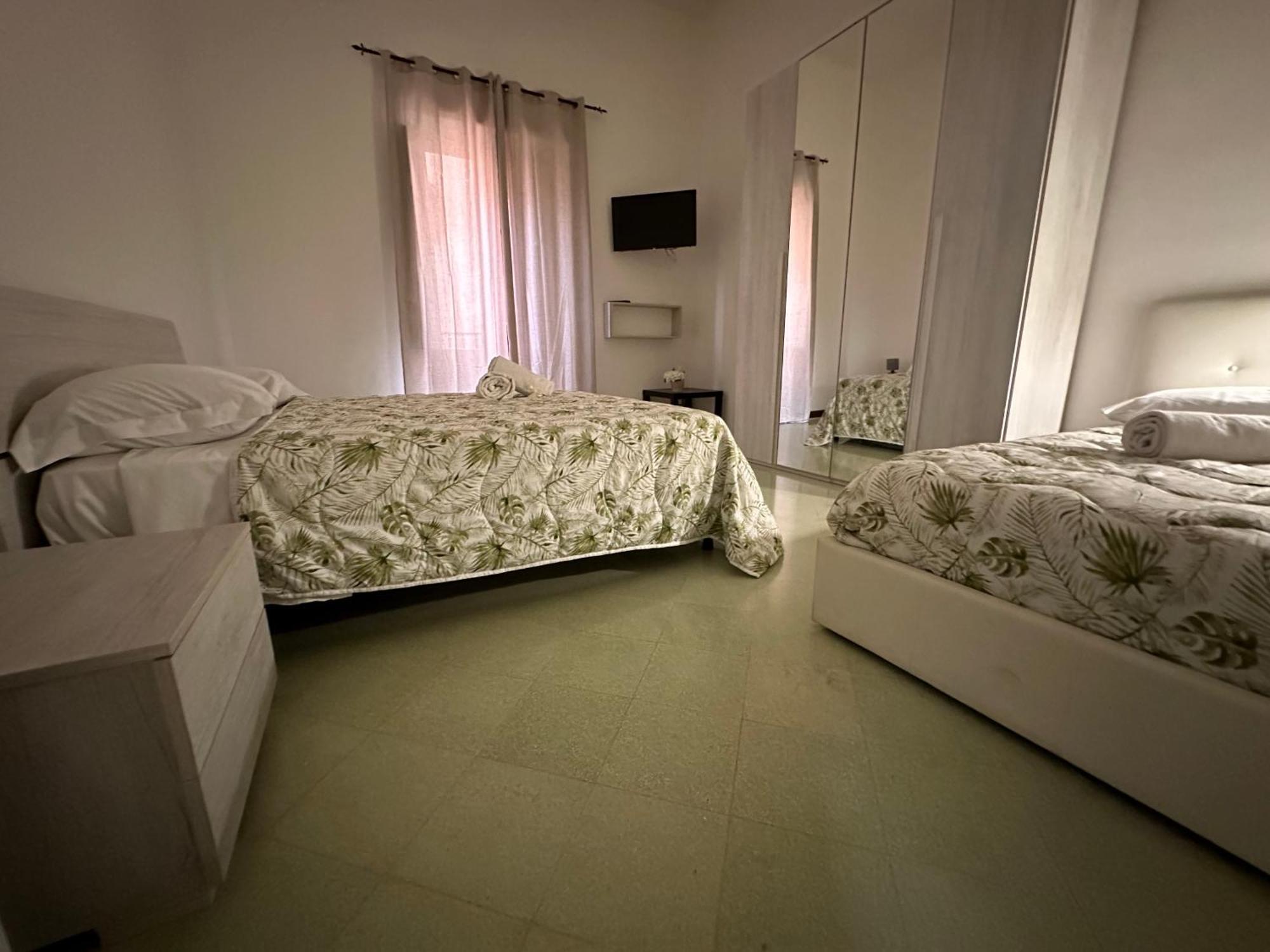 Calvino Rooms&Apartments Trapani Esterno foto