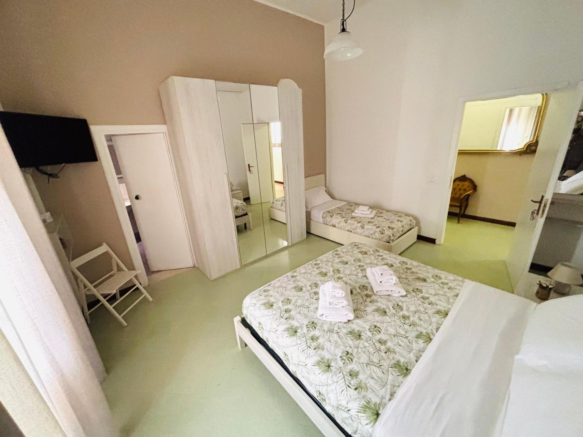 Calvino Rooms&Apartments Trapani Esterno foto
