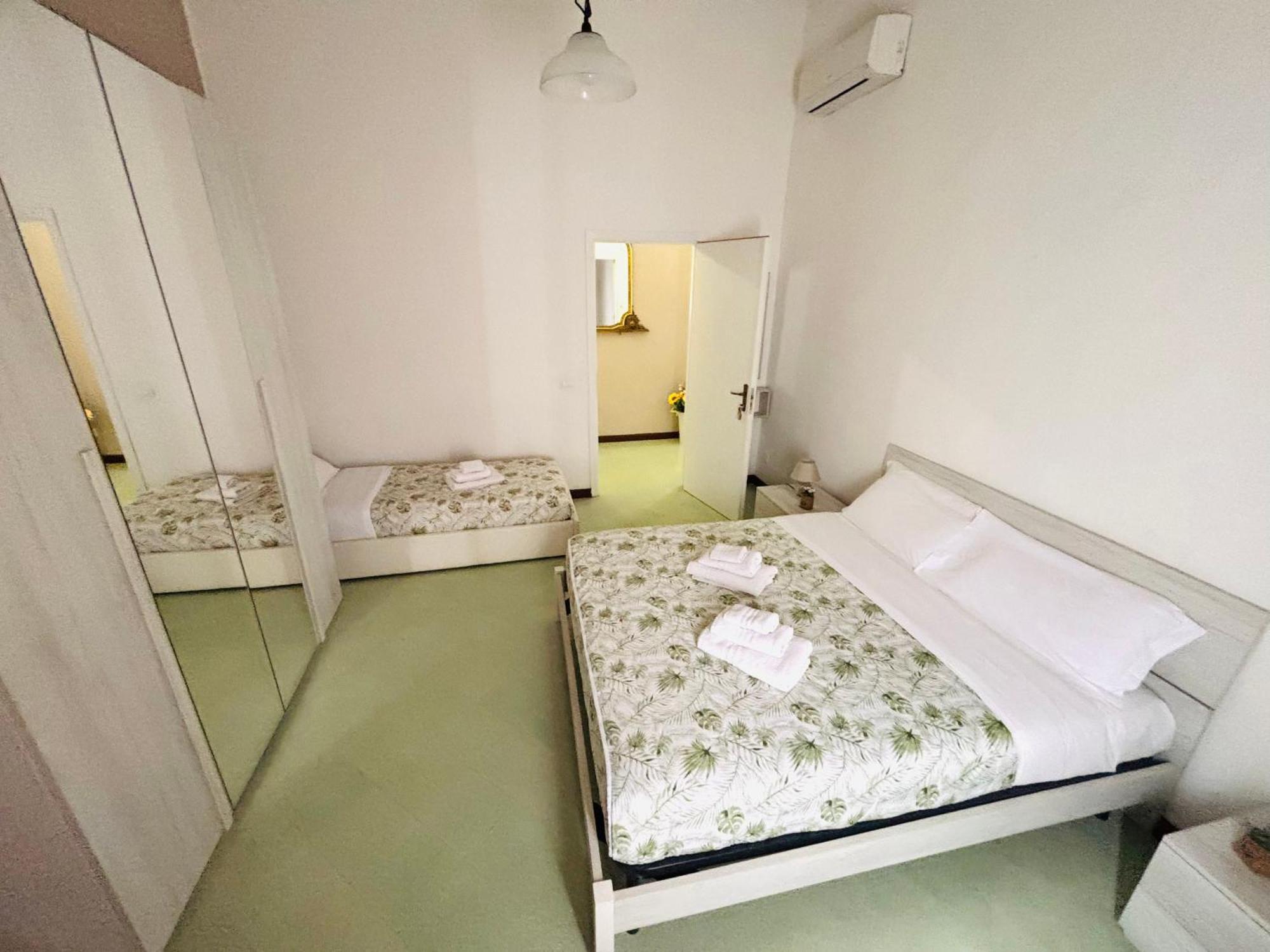 Calvino Rooms&Apartments Trapani Esterno foto