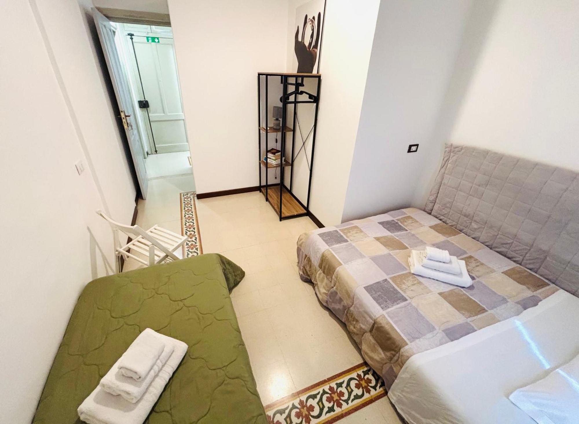 Calvino Rooms&Apartments Trapani Esterno foto