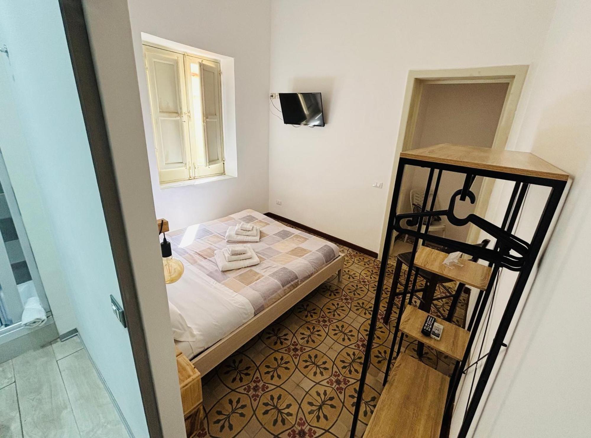 Calvino Rooms&Apartments Trapani Esterno foto